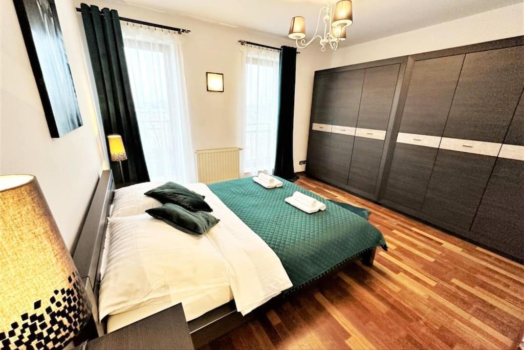 Exclusive Penthouse Near Citycenter 120M2 +Netflix Krasków Εξωτερικό φωτογραφία
