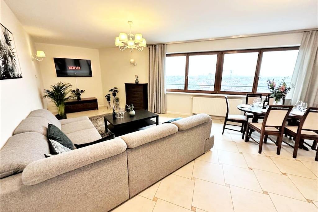 Exclusive Penthouse Near Citycenter 120M2 +Netflix Krasków Εξωτερικό φωτογραφία