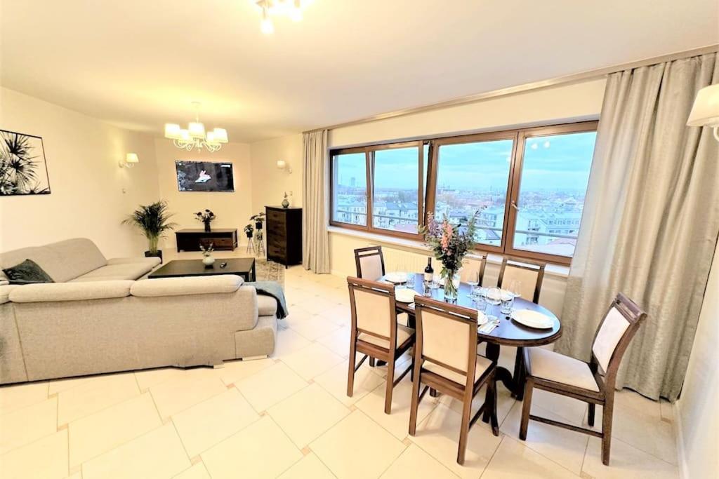 Exclusive Penthouse Near Citycenter 120M2 +Netflix Krasków Εξωτερικό φωτογραφία